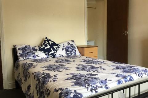 5 bedroom terraced house to rent, Tiverton Road, Birmingham B29