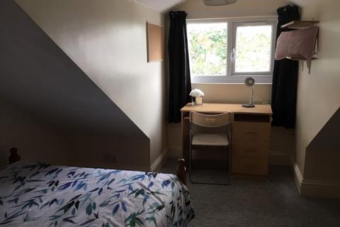 5 bedroom terraced house to rent, Tiverton Road, Birmingham B29