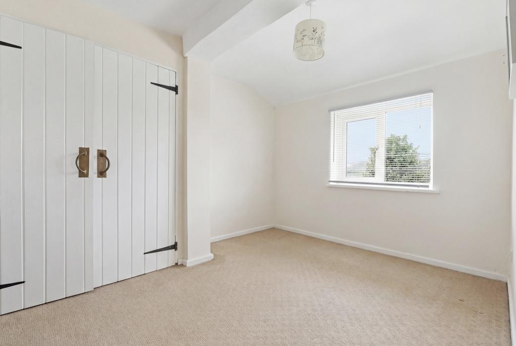 Walk-in wardrobe