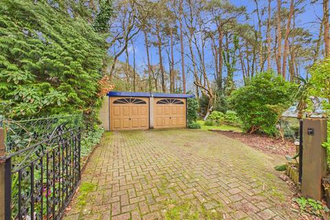 5 bedroom detached house for sale, Badbury Close, Broadstone, Dorset, BH18
