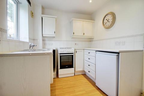undefined, Farriers Close, Swindon SN1