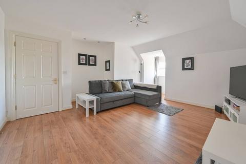 2 bedroom flat for sale, Eastbury Avenue, Northwood, HA6