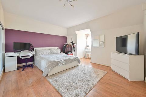 2 bedroom flat for sale, Eastbury Avenue, Northwood, HA6