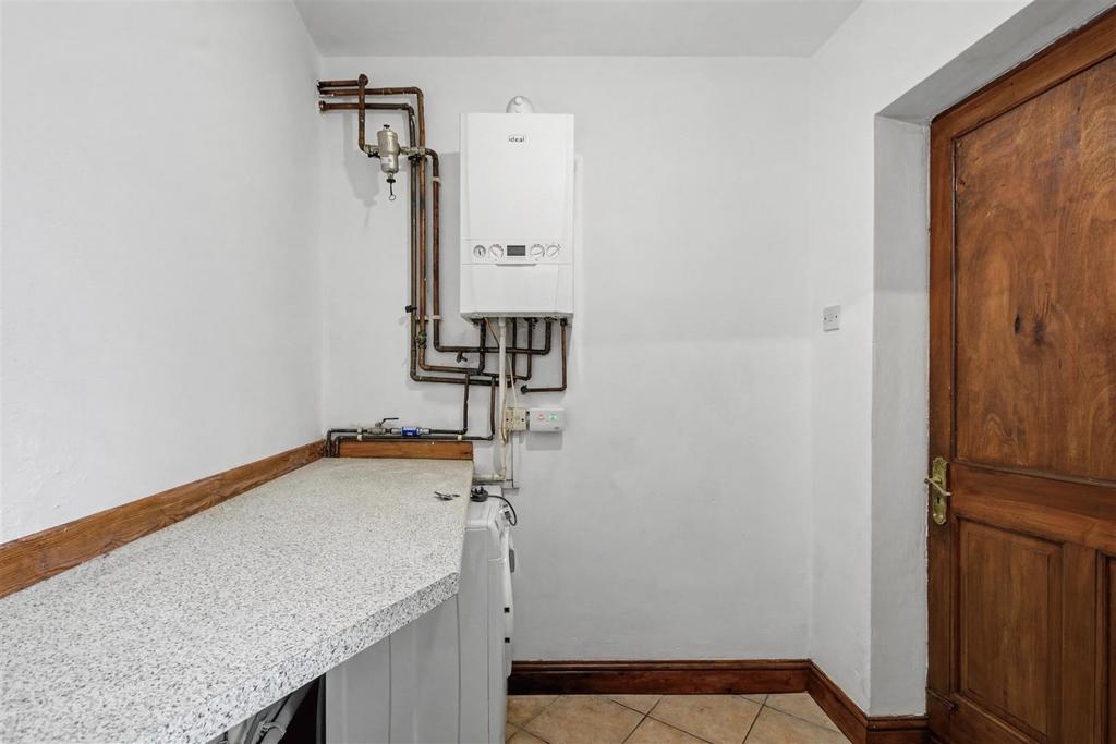 Utility Room 1.jpeg