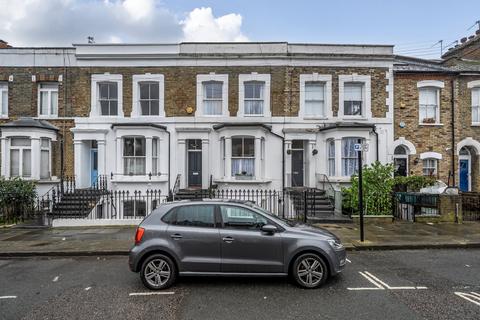 2 bedroom flat for sale, Calverley Grove, London, N19