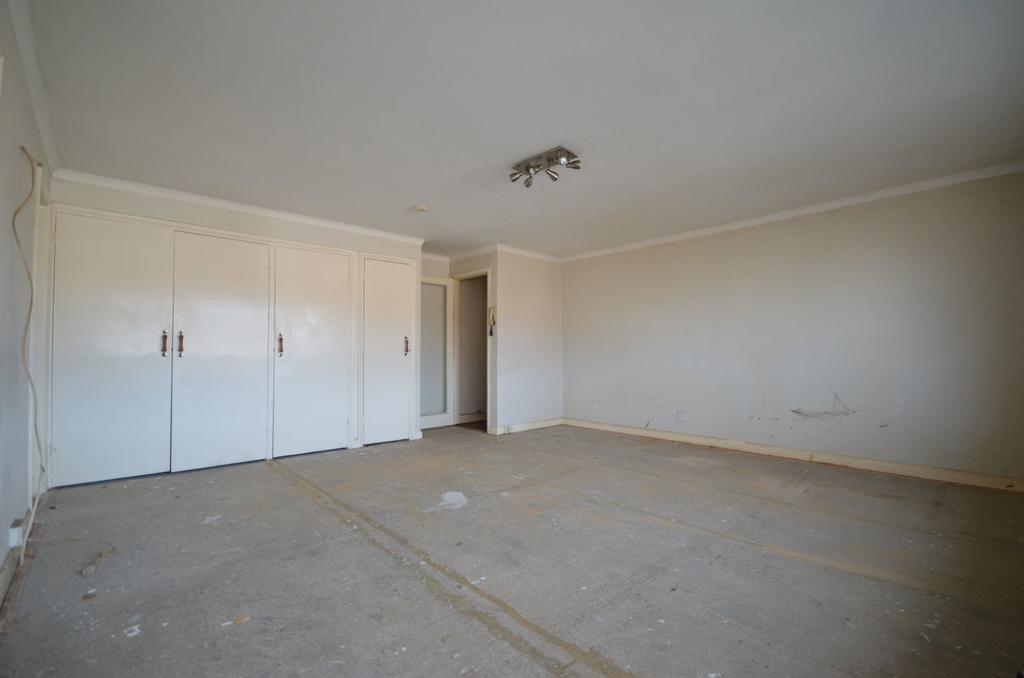Walk-in wardrobe
