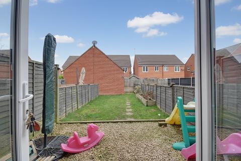 4 bedroom terraced house for sale, Thatcham Avenue, Kingsway, Gloucester, GL2