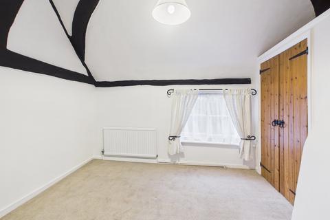 2 bedroom terraced house for sale, Wycombe End, Beaconsfield, Buckinghamshire, HP9