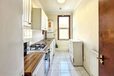 2 bedroom flat for sale, First Floor Flat, 54 Woodhouse Road, Leytonstone, London, E11 3NE