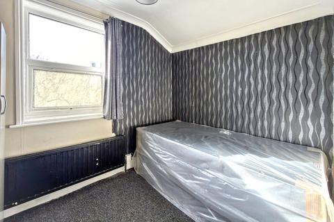 2 bedroom flat for sale, First Floor Flat, 54 Woodhouse Road, Leytonstone, London, E11 3NE