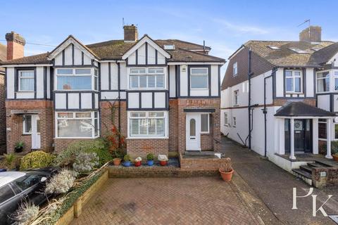 Holmes Avenue, Hove