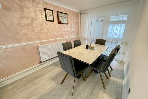 undefined, Bembridge Gardens, Luton, LU3 3SJ