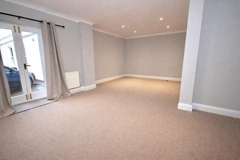 2 bedroom apartment for sale, Neville Court, Castle Lane, Warwick