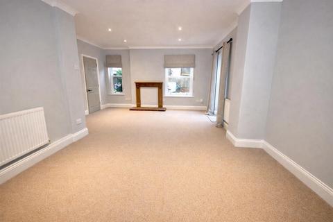 2 bedroom apartment for sale, Neville Court, Castle Lane, Warwick