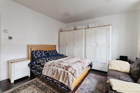 1 bedroom flat for sale, High Road Leyton, London