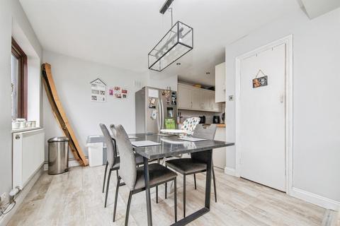 3 bedroom semi-detached house for sale, Hazelton Road, Colchester