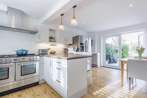 undefined, Beaconfield Road, Epping