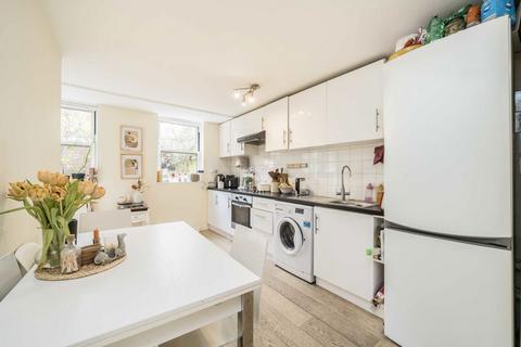3 bedroom flat to rent, Dartmouth Close, London W11
