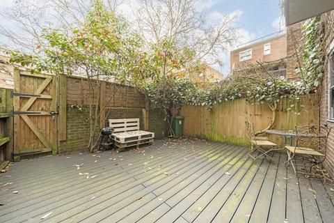 3 bedroom flat to rent, Dartmouth Close, London W11