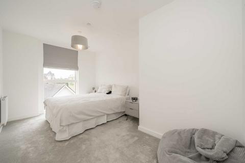 2 bedroom flat for sale, Commerce Road, Brentford TW8