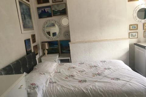 4 bedroom terraced house for sale, Legge Street, Newcastle ST5