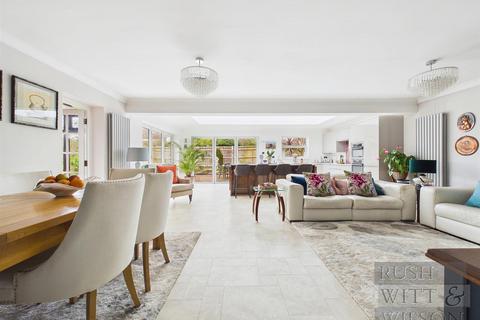 2 bedroom detached bungalow for sale, Mulberry Close, Bexhill-On-Sea