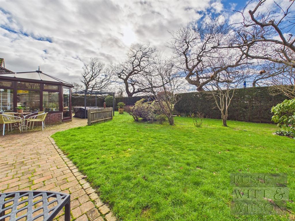 CAM02219 G0-PR0025-STILL022.jpg