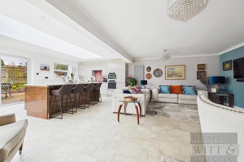 2 bedroom detached bungalow for sale, Mulberry Close, Bexhill-On-Sea