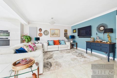 2 bedroom detached bungalow for sale, Mulberry Close, Bexhill-On-Sea