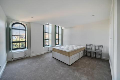 2 bedroom flat to rent, Grange Walk Mews, London, SE1
