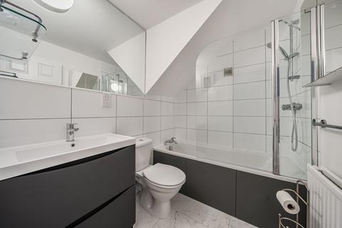 2 bedroom flat to rent, Grange Walk Mews, London, SE1