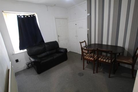 3 bedroom flat to rent, Canning Street, Newcastle upon Tyne NE4