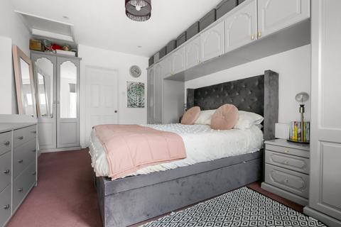 undefined, Darwin Close, New Southgate, London, N11