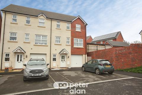 undefined, Heol Ewen, Pontrhydyrun, Cwmbran
