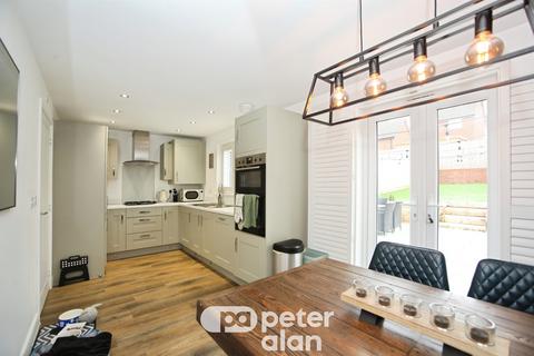 undefined, Heol Ewen, Pontrhydyrun, Cwmbran