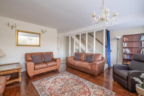 4 bedroom end of terrace house to rent, Breamwater Gardens Richmond TW10