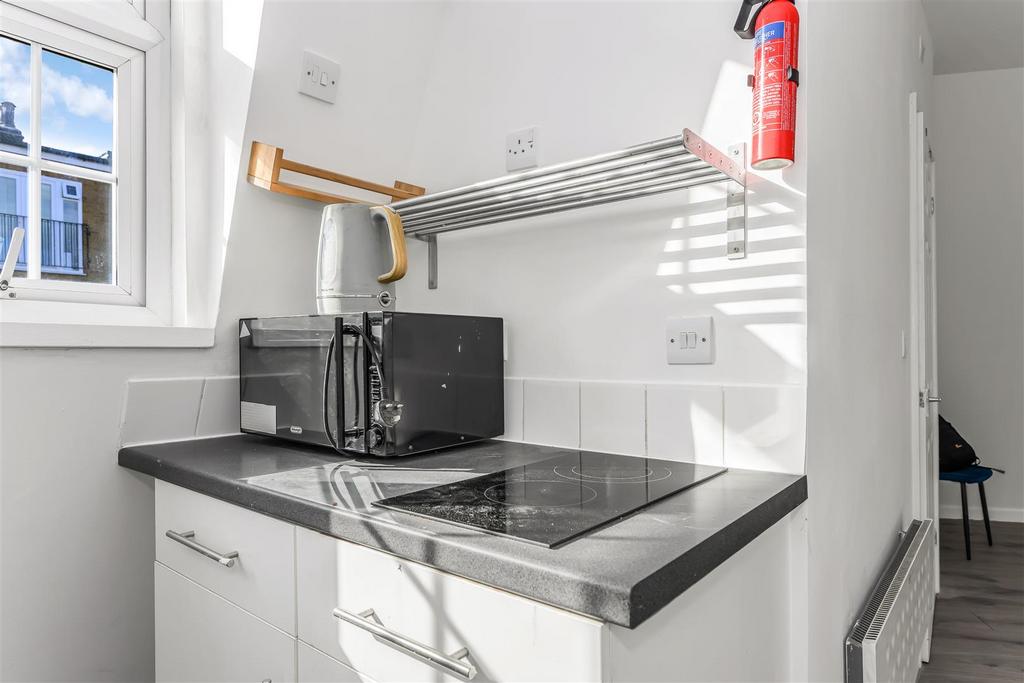 10, Holywell house-8.jpg