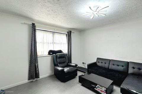 2 bedroom flat for sale, 120-130 Hatton Road,  Feltham, TW14