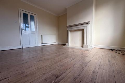 2 bedroom terraced house for sale, Castle Crescent, Dewsbury