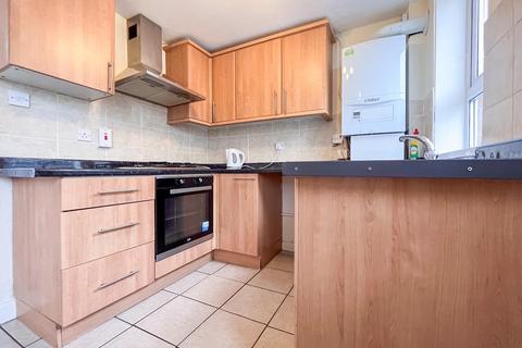 2 bedroom terraced house for sale, Castle Crescent, Dewsbury
