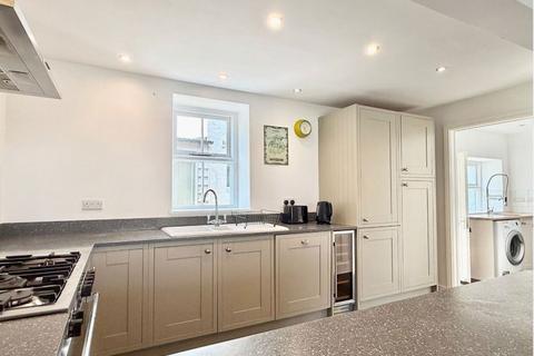 4 bedroom semi-detached house to rent, Knighton, Powys