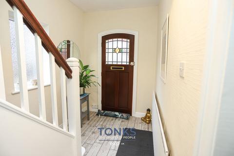 3 bedroom semi-detached house for sale, Hillside Avenue, Rowley Regis B65