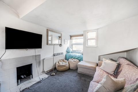 2 bedroom flat to rent, Killyon Road, London, SW8