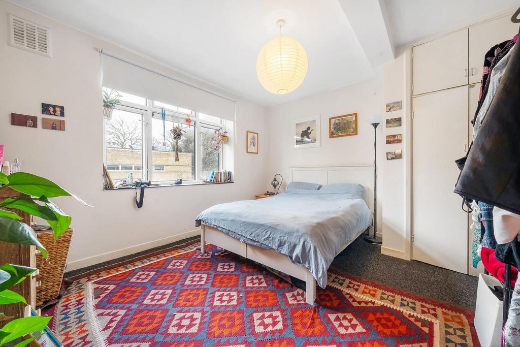 Bedroom 1.JPG