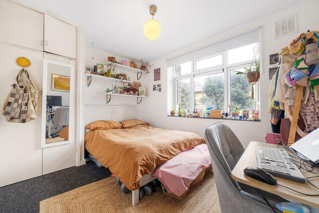 Bedroom 2.JPG