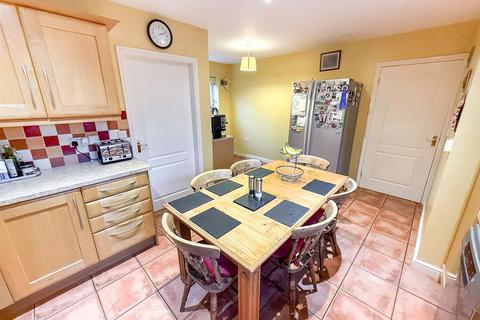 undefined, Hillcrest, Ellesmere