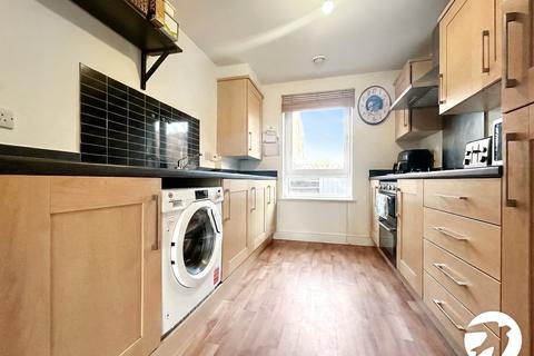 4 bedroom terraced house to rent, Vimy Drive, Dartford, DA1