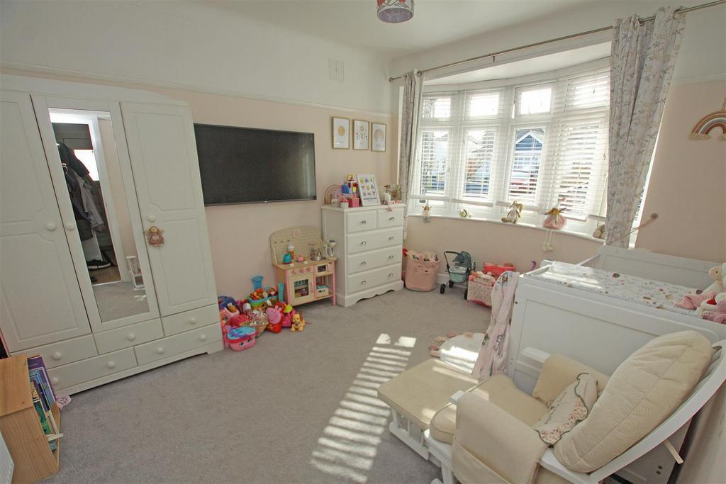 Bedroom 1.jpg