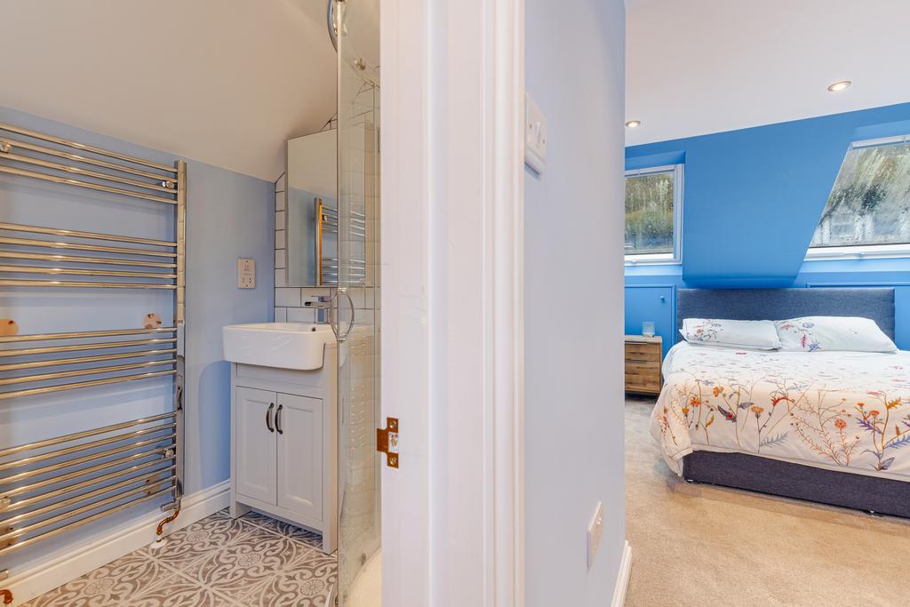 19 Bedroom En Suite