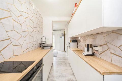 3 bedroom semi-detached house for sale, Broad Walk, London SE3